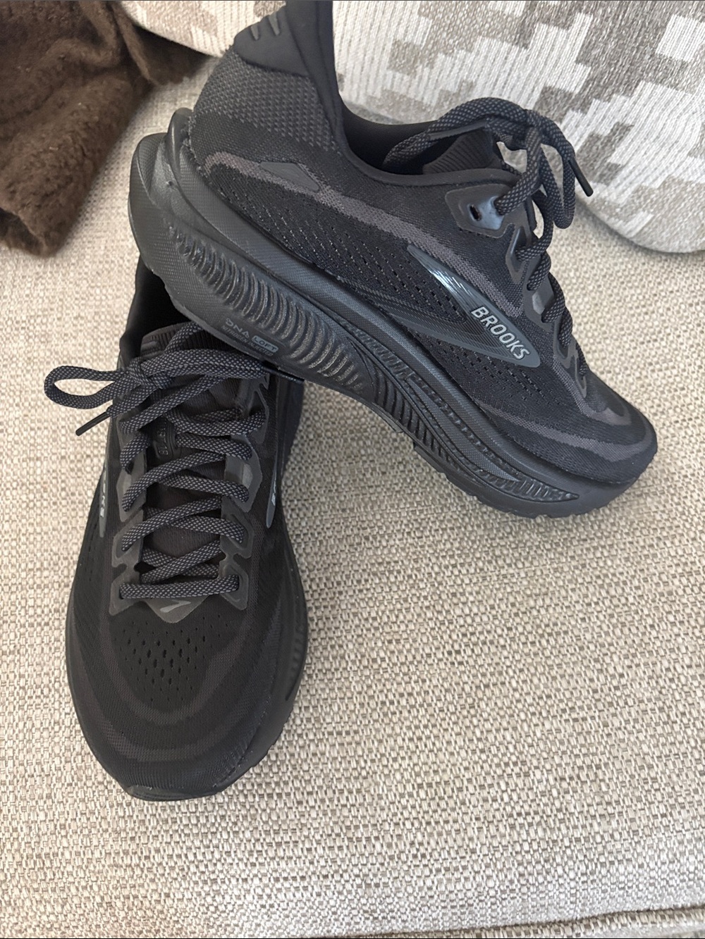 Women’s Brooks Ghost 18 size 7